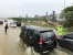 Diguyur Hujan, Satlantas Polresta Barelang Tetap Atur Lalu Lintas Pada Titik Rawan Banjir